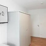 Erstay - Moderne Rum i privatbostad